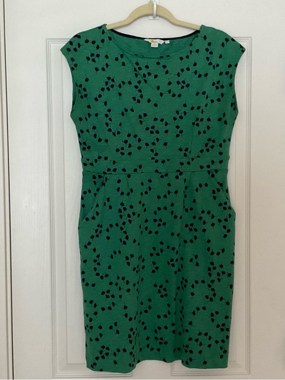 Boden Green Cap-Sleeve Midi Dress with Navy Leaf Print